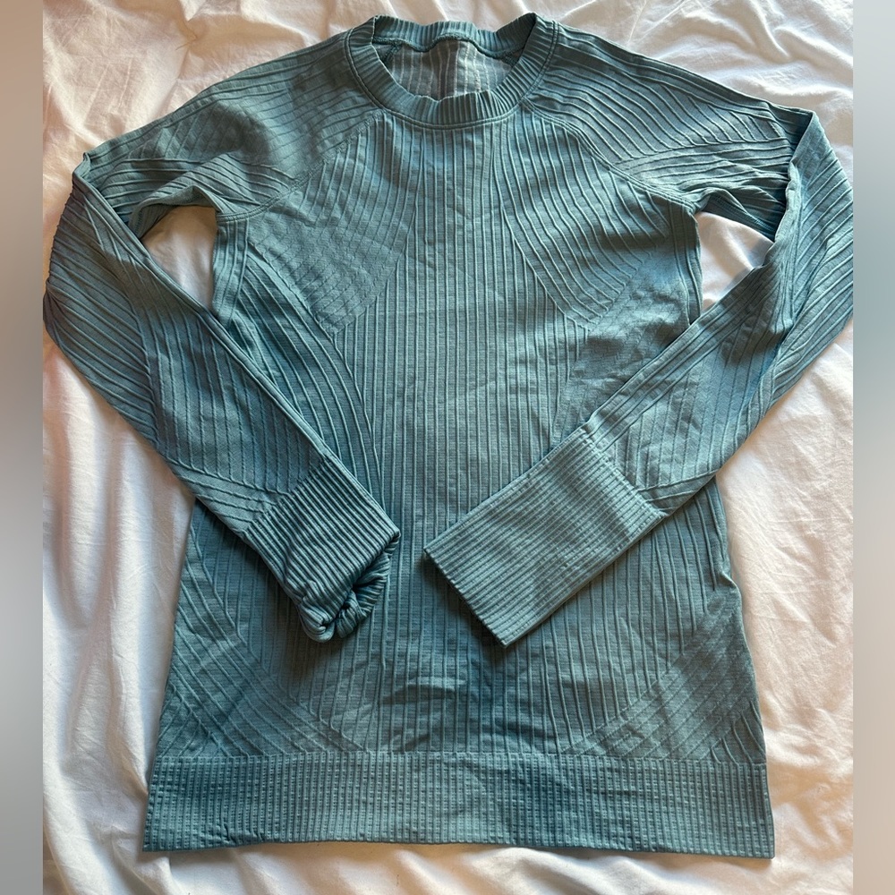 Lululemon Long Sleeve - Blue/Teal size 4